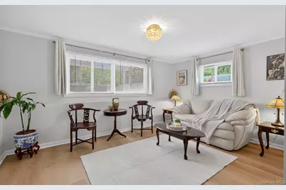 9 Marilyn Boulevard, Plainview, NY 11803 - Photo 19