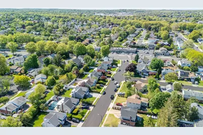 9 Marilyn Boulevard, Plainview, NY 11803 - Photo 31