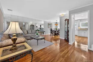 9 Marilyn Blvd, Plainview, NY 11803 - Photo 3