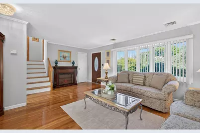 9 Marilyn Boulevard, Plainview, NY 11803 - Photo 5