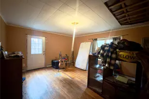 6 Pinetree Ln, Hyde Park, NY 12538 - Photo 9