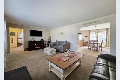 138 E Madison Street, East Islip, NY 11730 - Photo 3