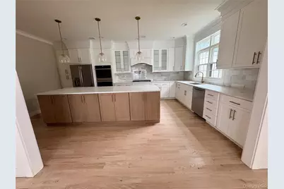 960 Cathedral Avenue, Franklin Square, NY 11010 - Photo 3