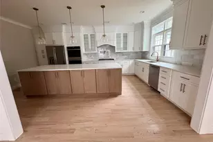 960 Cathedral Ave, Franklin Square, NY 11010 - Photo 3