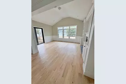 960 Cathedral Avenue, Franklin Square, NY 11010 - Photo 5