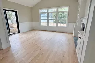 960 Cathedral Ave, Franklin Square, NY 11010 - Photo 5