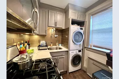 224-33 Kingsbury Avenue #B, Oakland Gardens, NY 11364 - Photo 7