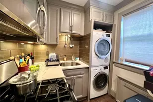 224-33 Kingsbury Ave, Oakland Gardens, NY 11364 - Photo 7