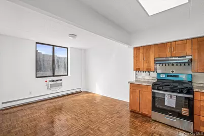 14477 Roosevelt Avenue #3D, Flushing, NY 11354 - Photo 7
