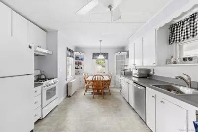 42 Smith Street, Greenlawn, NY 11740 - Photo 7