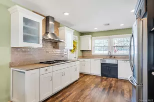 27 Westbrook Rd, Coram, NY 11727 - Photo 5