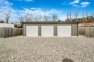 195 Cedar Swamp Rd, Glen Head, NY 11545 - Photo 43