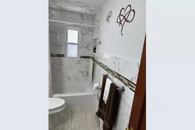 One Waverly Place, Valley Stream, NY 11580 - Photo 15