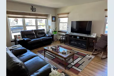 One Waverly Place, Valley Stream, NY 11580 - Photo 3