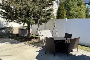 One Waverly Pl, Valley Stream, NY 11580 - Photo 37