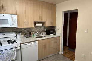 One Waverly Pl, Valley Stream, NY 11580 - Photo 9