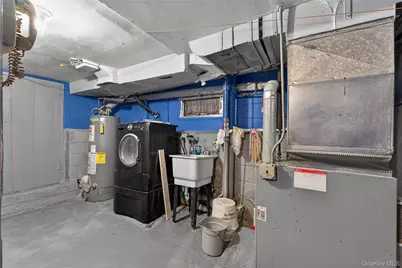 8931 85th Street, Woodhaven, NY 11421 - Photo 35