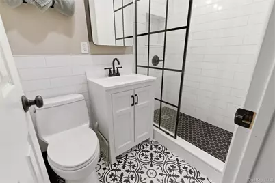 560 W, Broadway #1R, Long Beach, NY 11561 - Photo 9