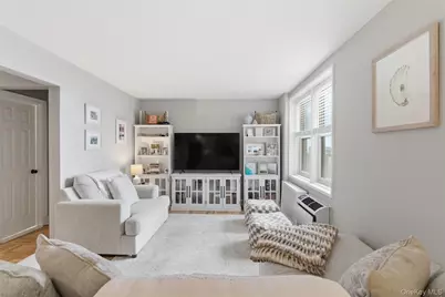 560 W, Broadway #1R, Long Beach, NY 11561 - Photo 3