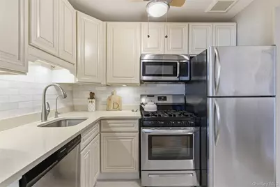 560 W, Broadway #1R, Long Beach, NY 11561 - Photo 23