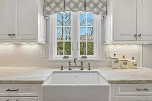 106 Thayer Rd, Manhasset, NY 11030 - Photo 17