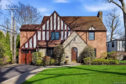 106 Thayer Road, Manhasset, NY 11030 - Photo 1