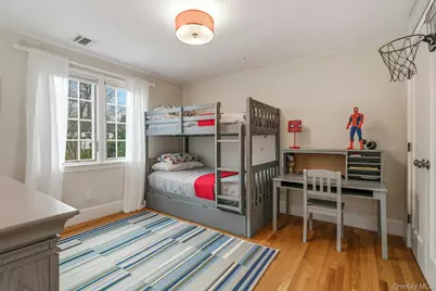 106 Thayer Road, Manhasset, NY 11030 - Photo 27