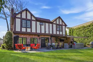 106 Thayer Rd, Manhasset, NY 11030 - Photo 35