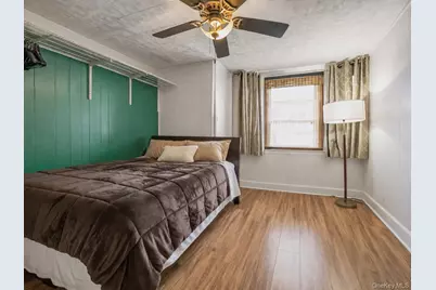 139 Voss Avenue, Yonkers, NY 10703 - Photo 31