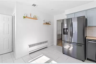 38 Chenango Drive, Bay Shore, NY 11706 - Photo 7