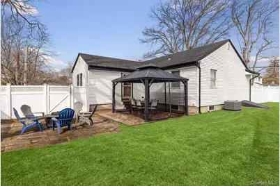 38 Chenango Drive, Bay Shore, NY 11706 - Photo 17