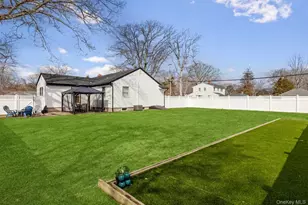 38 Chenango Dr, Bay Shore, NY 11706 - Photo 19