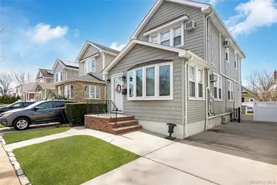 921 N 5th Street, New Hyde Park, NY 11040 - Photo 3