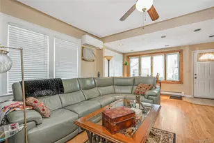 921 N 5th St, New Hyde Park, NY 11040 - Photo 9