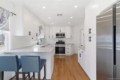 111 Shepherd Street, Rockville Centre, NY 11570 - Photo 5