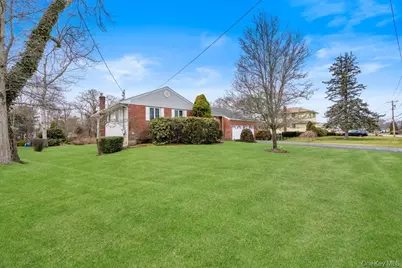 848 Hampshire Road, Bay Shore, NY 11706 - Photo 3