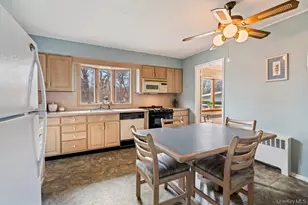 848 Hampshire Rd, Bay Shore, NY 11706 - Photo 19