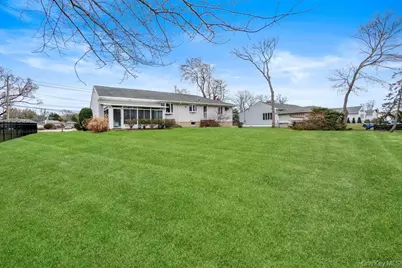 848 Hampshire Road, Bay Shore, NY 11706 - Photo 29