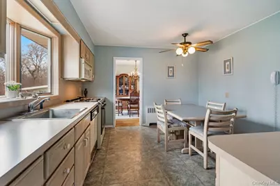 848 Hampshire Road, Bay Shore, NY 11706 - Photo 17