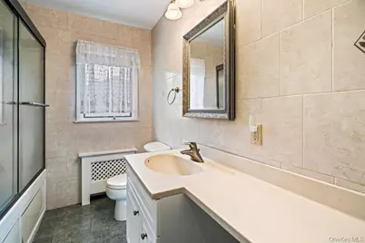 848 Hampshire Road, Bay Shore, NY 11706 - Photo 25