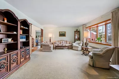 848 Hampshire Road, Bay Shore, NY 11706 - Photo 5