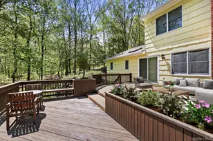 35 Woodcrest Dr, Armonk, NY 10504 - Photo 21