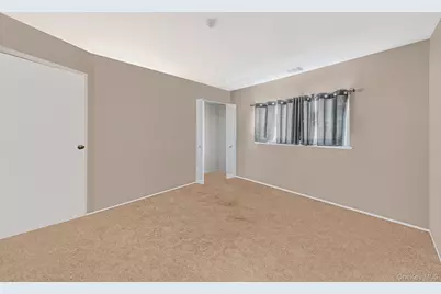 222 Pointe Circle N #2, Coram, NY 11727 - Photo 11