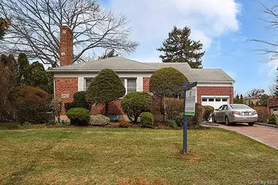 97 Vanderbilt Avenue, Manhasset, NY 11030 - Photo 1