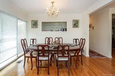 97 Vanderbilt Avenue, Manhasset, NY 11030 - Photo 11