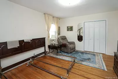 97 Vanderbilt Avenue, Manhasset, NY 11030 - Photo 19