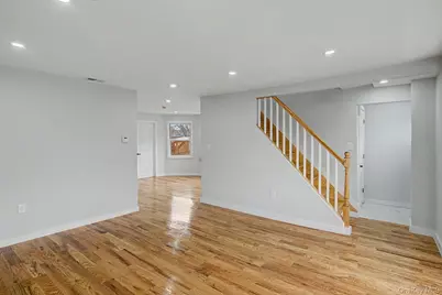 19 West Side Avenue, Bay Shore, NY 11706 - Photo 5