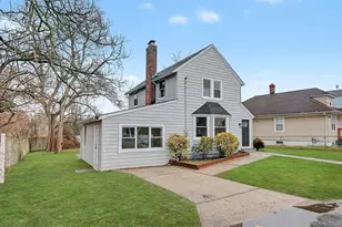 19 Westside Ave, Bay Shore, NY 11706 - Photo 3