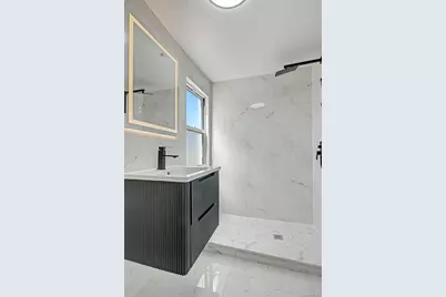 19 West Side Avenue, Bay Shore, NY 11706 - Photo 21