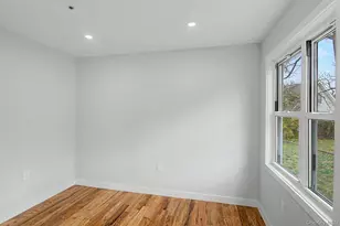 19 Westside Ave, Bay Shore, NY 11706 - Photo 15